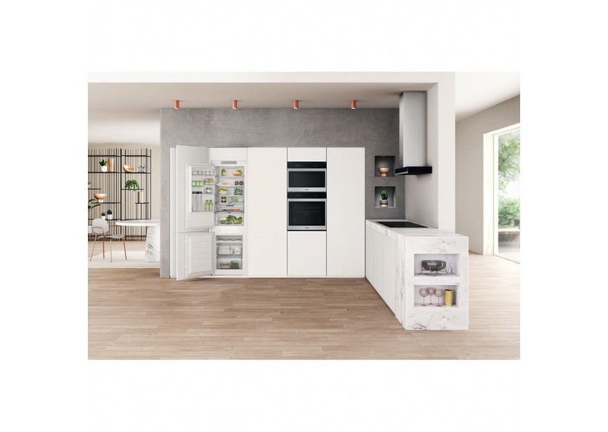 Whirlpool WHC18T323 177 cm 250 L Luxe NoFrost Koel-vrieskast